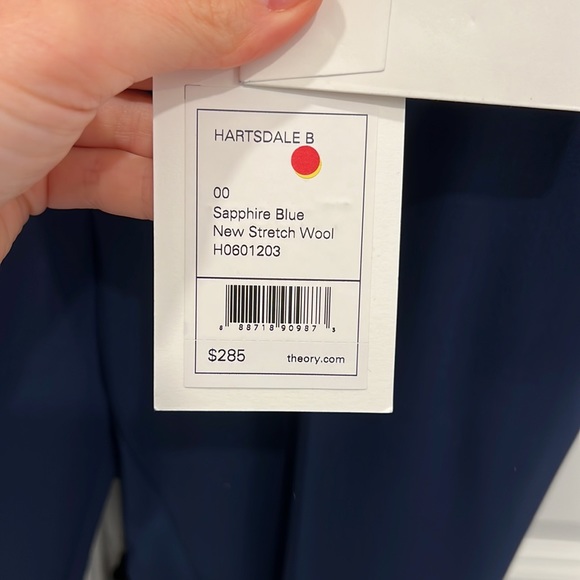 Never Worn w. Tags - Theory Pant Suit - Picture 8 of 11